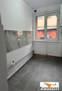 Apartament cu 2 camere de vanzare in Alba Iulia zona Centru - foto 2