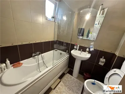 Apartament cu 3 camere la vila de vanzare in Alba Iulia - foto 9