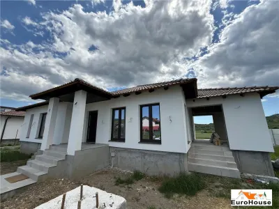 Casa de vanzare pe un nivel in Sard - foto 1