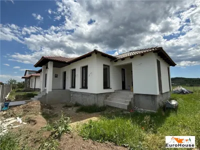 Casa de vanzare pe un nivel in Sard - foto 2