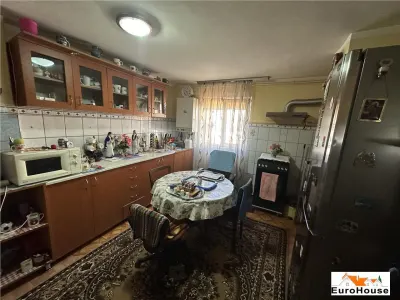 Apartament cu 3 camere de vanzare in Alba Iulia - foto 3
