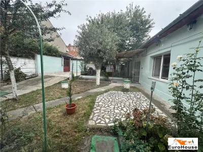 Casa de vanzare zona Centru pretabila pentru birouri - foto 2