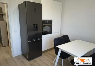 Apartament 3 camere, bloc nou, complet mobilat și utilat, cu parcare subterană  Alba Iulia, zona Cetate - foto 3