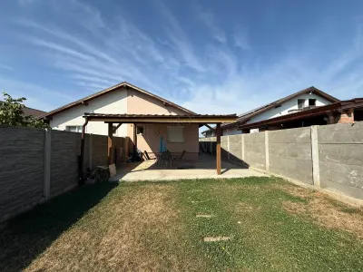 DUPLEX COCHET-ASFALT-COMPLET MOBILAT SI UTILAT - TEREN GENEROS - Remetea Mare