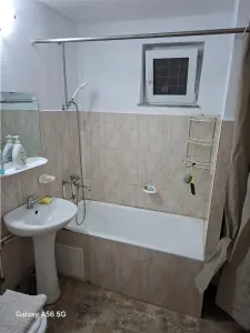 Apartament 3 camere, cu centrala proprie - foto 8