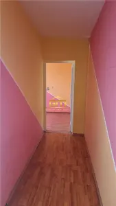 Apartament de vanzare - 2 camere, decomandat | Zona Traian - foto 2