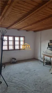 Casă P+E de vanzare in comuna Ionești - teren 932 mp + casă secundară + 3.100 mp teren arabil - foto 7