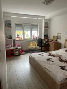 Apartament 3 camere de vanzare - Lenin Sud, etaj 3, decomandat, mobilat - foto 1
