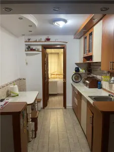 Apartament 3 camere de vanzare - Lenin Sud, etaj 3, decomandat, mobilat - foto 8