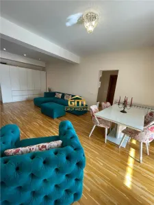 Apartament 2 camere de vanzare-zonă centrală, bloc nou, terasă generoasă și garaj subteran - foto 2