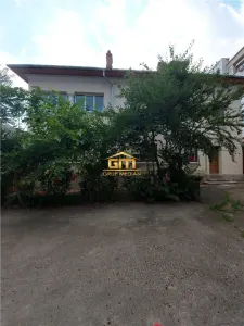 Casă de vanzare - Eleganță interbelică in centrul Ramnicului Valcea - Ramnicu Valcea