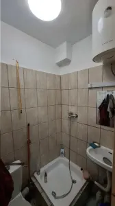 Camera de camin cu baie proprie - zona Tractorul - foto 3