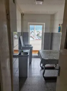 Apartament 2 camere, decomandat - zona Tractorul - foto 3