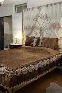 Apartament cu 3 camere, decomandat - Centrul Istoric - Brasov