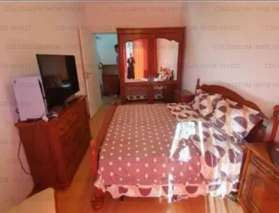 Apartament 2 camere, decomandat - zona Tractorul - foto 2