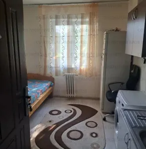 Cameră de cămin renovată | 10 mp | Mobilată și utilată | Centru Civic - Brasov