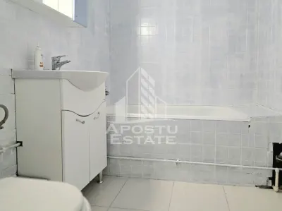 Apartament cu 3 camere,de inchiriat, parter, Arad - foto 7