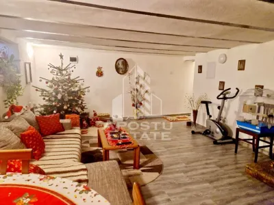 Casa cu 4 camere, , centrala proprie ,zona Parneava - foto 7