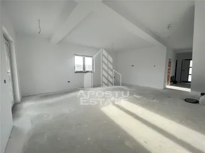 Duplex cu 4 camere, dressing si 3 bai. Toate utilitatile, la asfalt. - Mosnita Noua