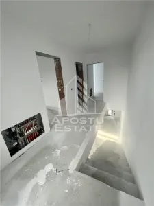 Duplex cu 4 camere, dressing si 3 bai. Toate utilitatile, la asfalt. - foto 21