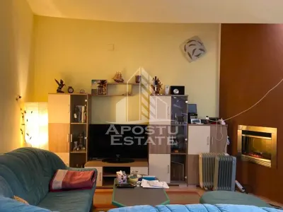 Casa +Spatiu comercial + apartament studio - Arad