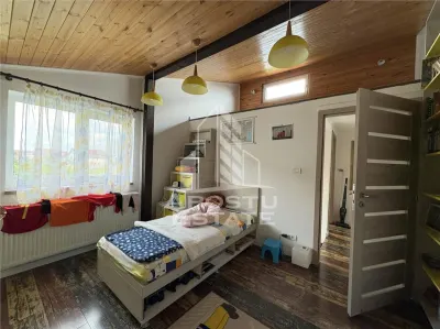 Casa cu sediu firma, atelier si apartament separat Mosnita Noua - foto 14