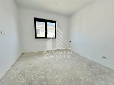 Duplex alipit cu 4 camere situat in vatra satului din Giroc - foto 7