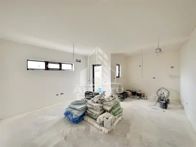 Jumatate de duplex cu 3 camere, de vanzare, Sanandrei, Timis - Sanandrei