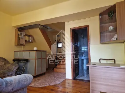 Casa familiala cu spatiu comercial si garaj P+1E+M 720 Mp - foto 9