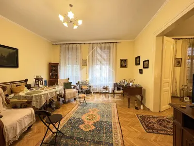 Apartament 2 camere, etaj intermediar, cu garaj in cladire reabilitata - Timisoara