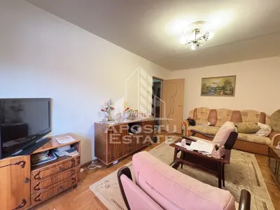 Apartament 3 camere, etaj intermediar, bloc anvelopat in zona Lipovei - foto 4