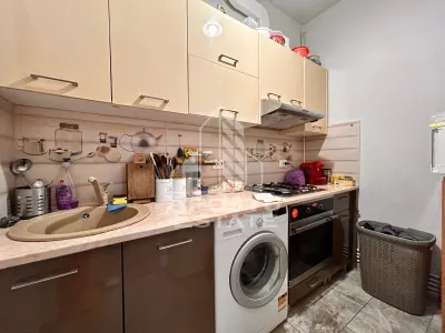 Apartament 3 camere, complet renovat la curte comuna in zona Centrala - foto 5