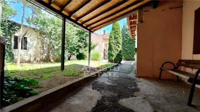 Casa la curte comuna 4 camere, zona Centrala - foto 5