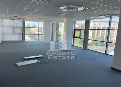 Cladire birouri 1942 mp, Zona Buziasului - foto 1