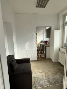 Apartament la casa cu 2 camere,  loc de parcare,  zona Telegrafului. - foto 3