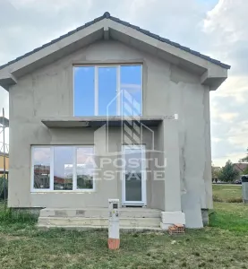 Vila, la rosu, de vanzare, in Sofronea, jud. Arad. - foto 1