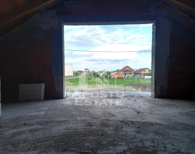 Vila, la rosu, de vanzare, in Sofronea, jud. Arad. - foto 9