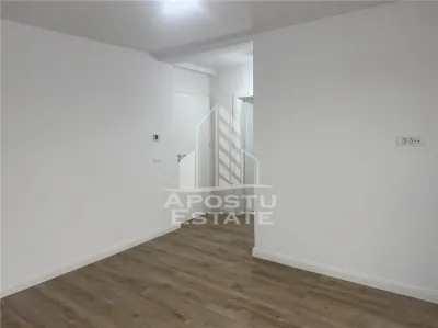 Duplex  despartit prin garaj si camera tehnica in Giarmata - foto 4