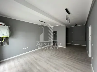 DE VANZARE – APARTAMENT CU 2 CAMERE, PARTER – ZONA TORONTALULUI SPITAL - foto 1