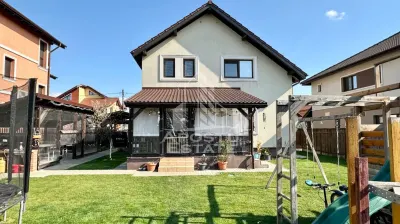 Casa individualade vanzare cu 4 camere, teren 816 mp, Dumbravita - Dumbravita