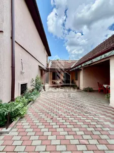 Casa individuala plus anexa, de vanzare,zona centrala in Faget - foto 4