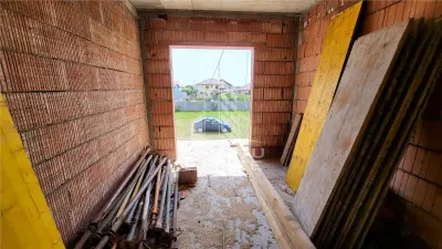 Jumatate de duplex la cheie,4 camere,constructie 2024 Mosnita Noua - foto 11