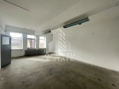 Spatiu comercial 1050 mp si 812 mp teren, in zona Sagului. - foto 2