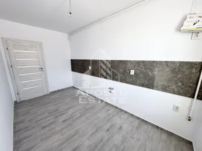 Apartament cu 2 camere decomandat bucatarie inchisa in zona Planetelor - foto 4