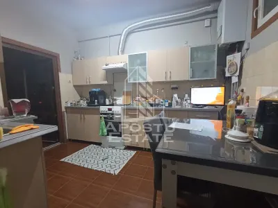 Apartament cu 4 camere, centrala proprie, 2 bai, terasa, zona Iosefin. - foto 3