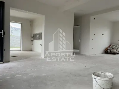 Triplex cu 5 camere, P+ E, In Sanandrei - Sanandrei