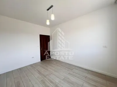 Jumatate de Duplex, 4 camere, 2 locuri de parcare,curte, Mosnita Noua - foto 5