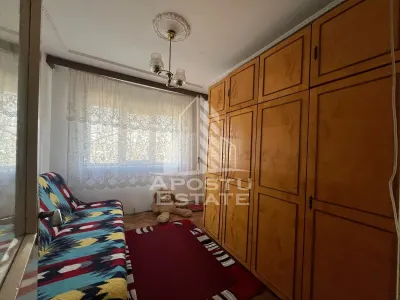 Apartament cu 3 camere, decomandat, situat in zona Sagului - foto 3