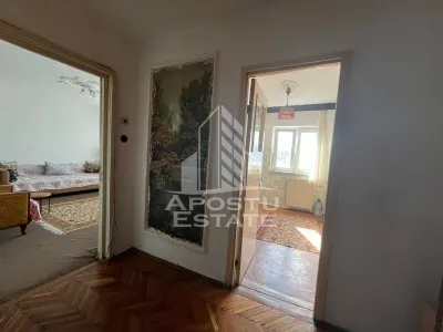Apartament cu 3 camere, decomandat, situat in zona Sagului - foto 7