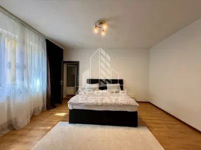 Casa cu 5 camere de vanzare, acces auto, zona Lunei Timisoara - Timisoara